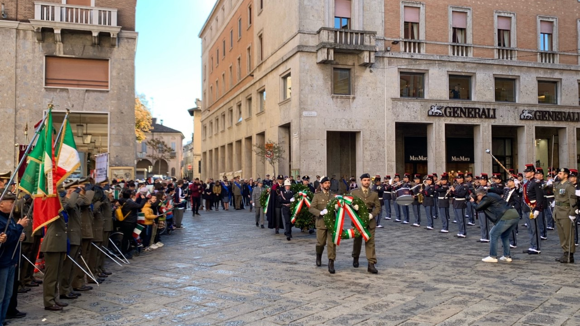 Piacenza celebra la giornata delle Forze armate, tre medaglie d'onore ai deportati