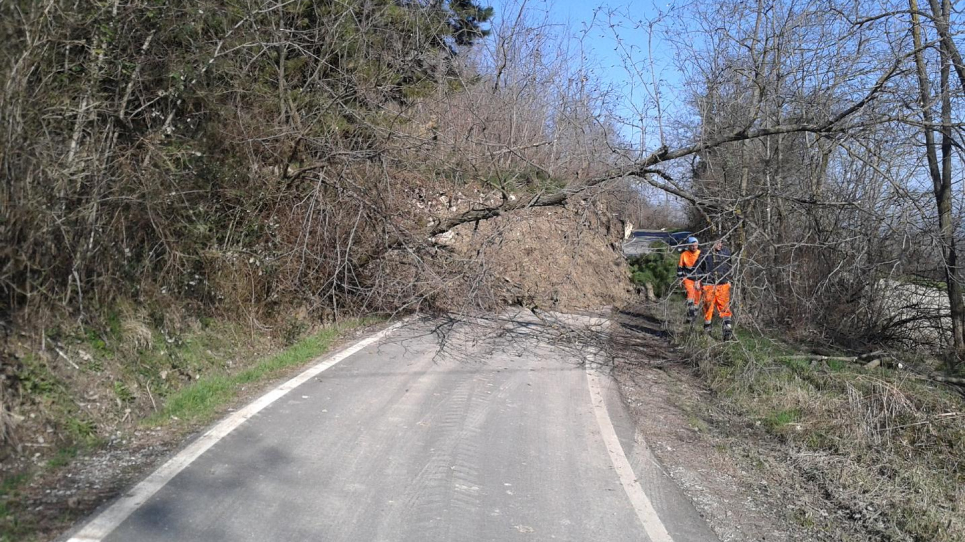 Frana nel comune di Nibbiano, chiusa un tratto della Provinciale per Tassara