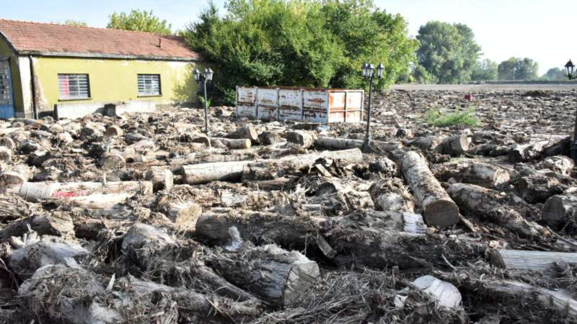 Ingenti danni anche a Roncaglia: strade chiuse e allagamenti. Foto