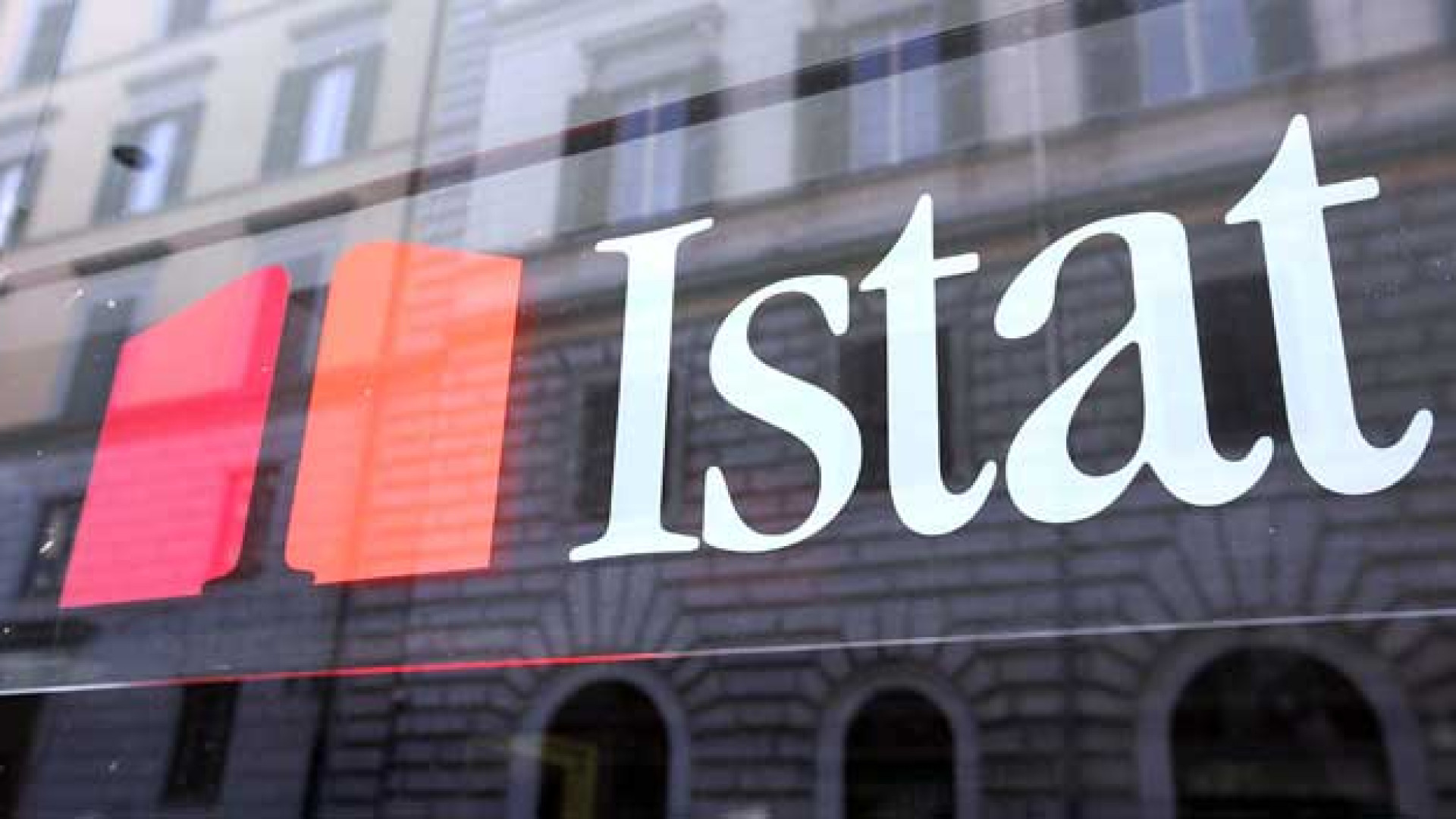 Istat: è recessione, deflazione dopo 50 anni. Piacenza "ferma"