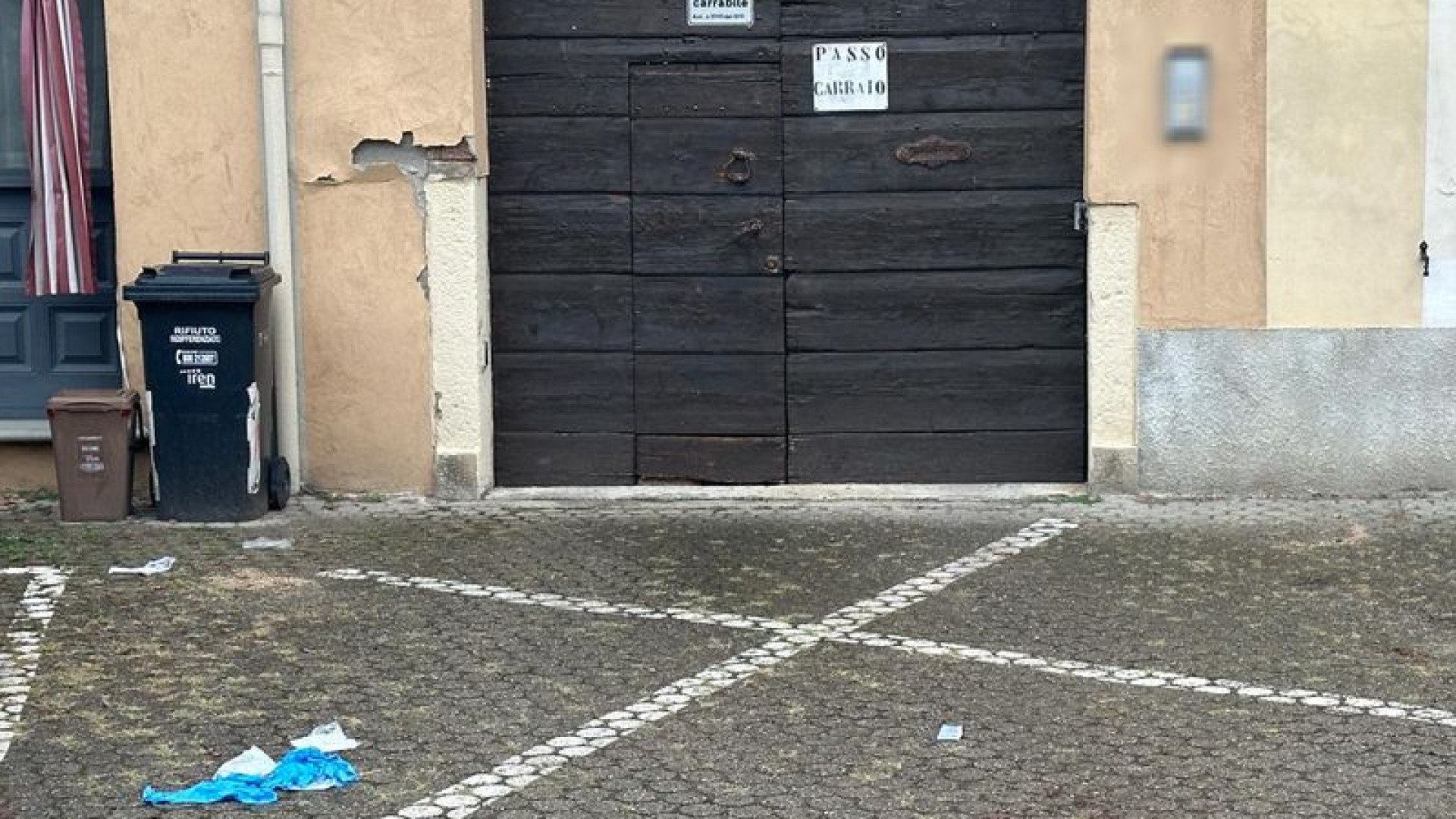 Identificato l'uomo che ha aggredito l'amico, rischia l'accusa di tentato omicidio