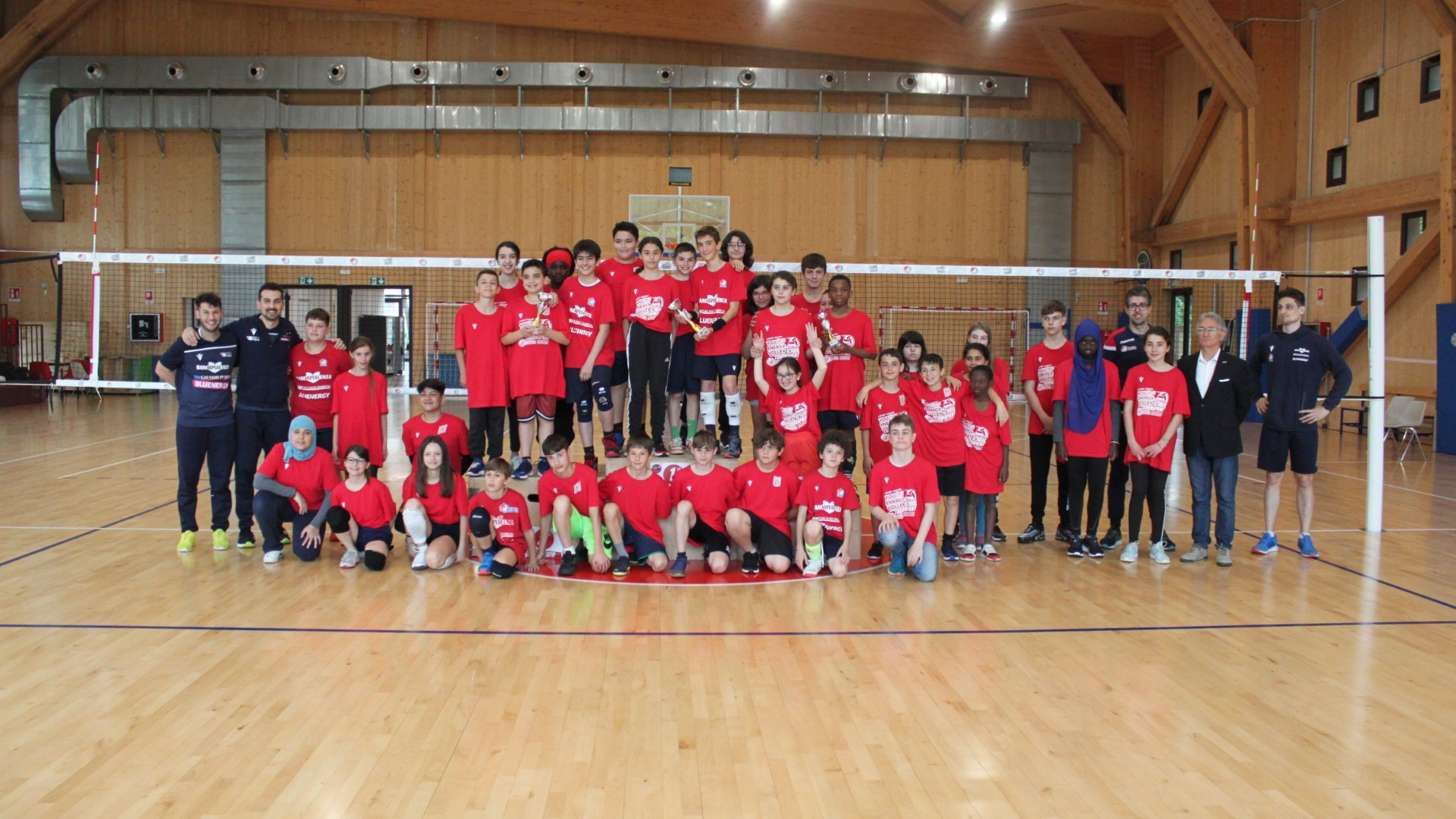 La scuola Gatti di Fiorenzuola vince il torneo di volley organizzato da Gas Sales