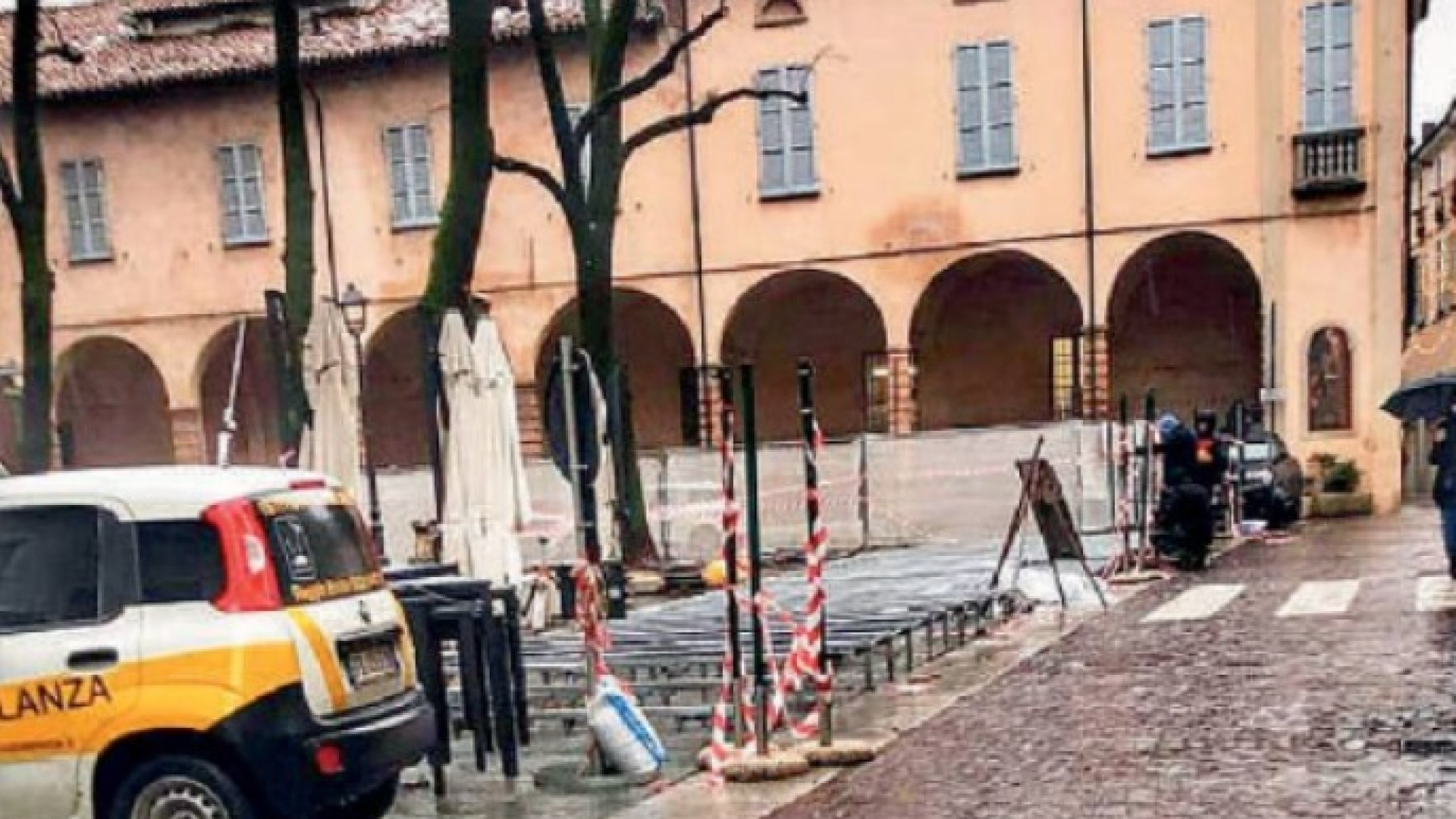 In piazzetta Plebiscito spunta la base per un dehor al servizio del ristorante