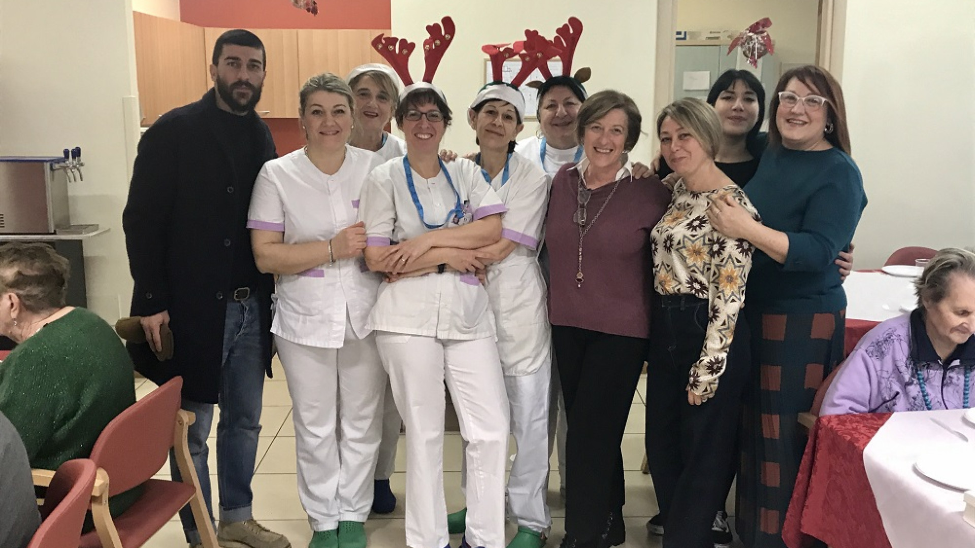 "Voglio conoscere Sestu". Detto fatto: l'ala del Piace fa visita al "nonno tifoso"