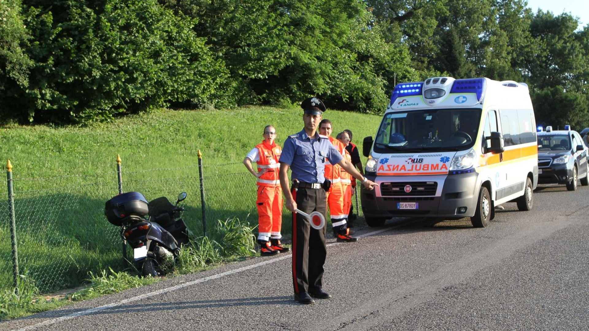 Torrano di Pontedellolio, grave sessantenne uscito di strada in scooter