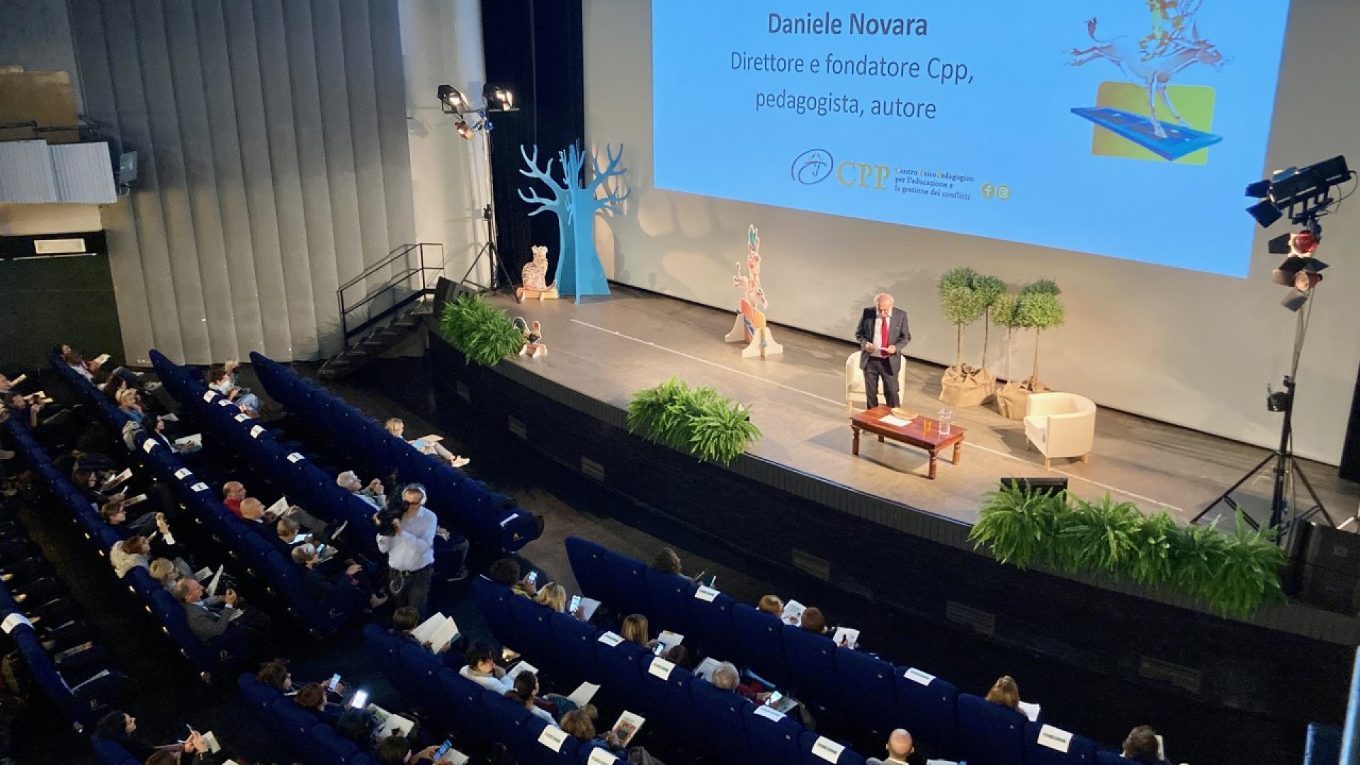 “Piacenza sia città dei bimbi, fuori dalla palude militare”. Convegno al Politeama
