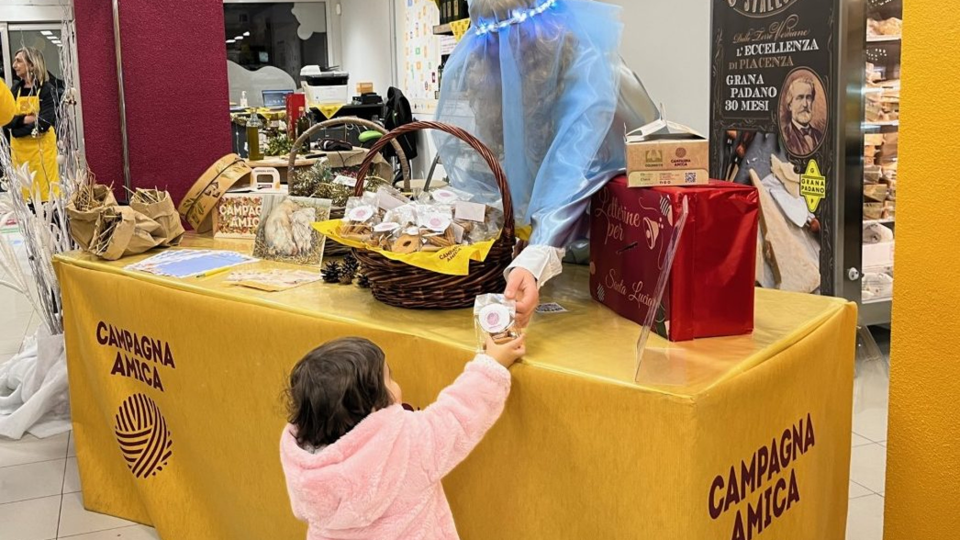 Santa Lucia da Campagna amica per regalare sorrisi e dolci della tradizione