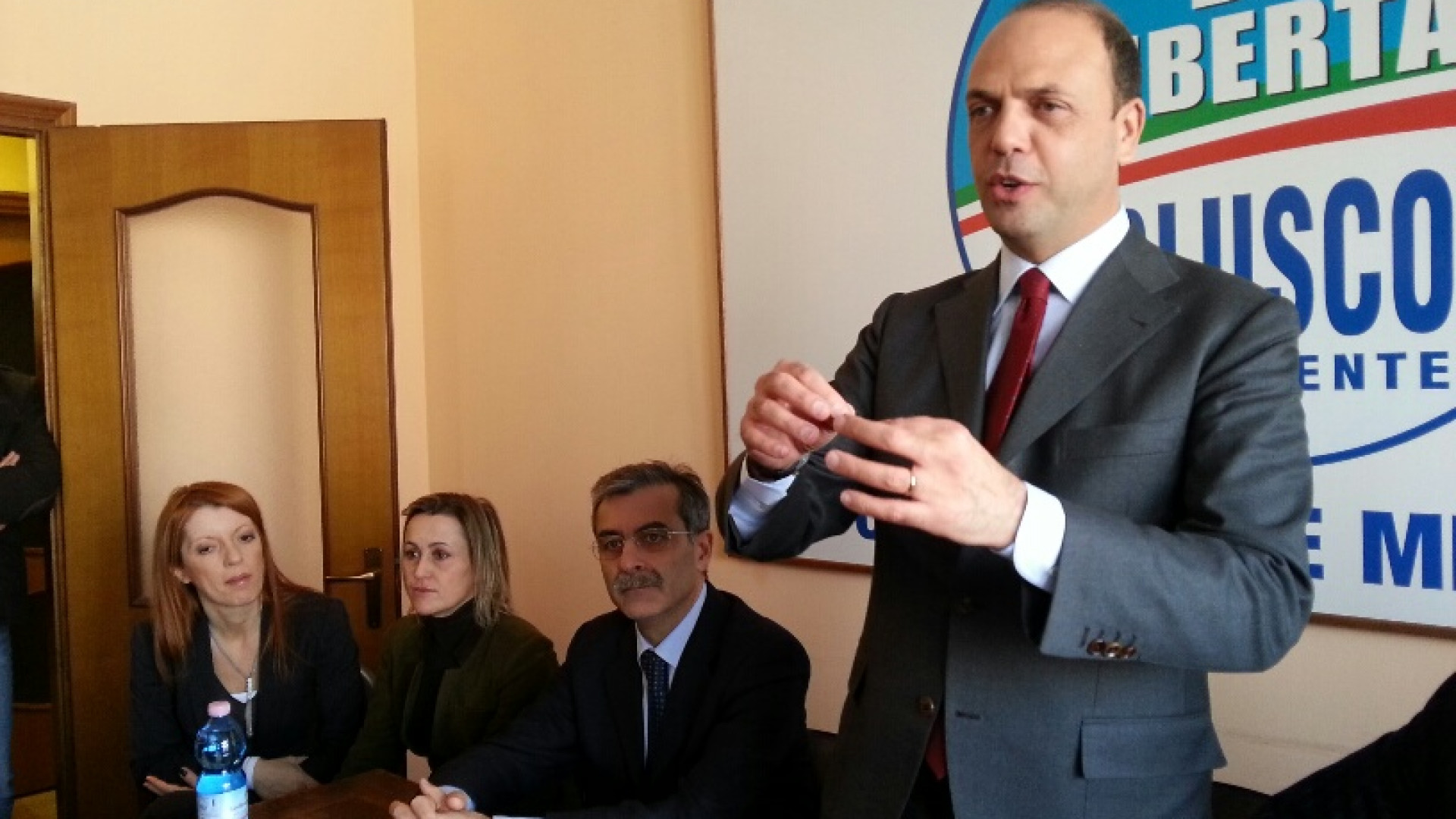 Alfano carica il Pdl: "La nostra rimonta sarà un sorpasso"