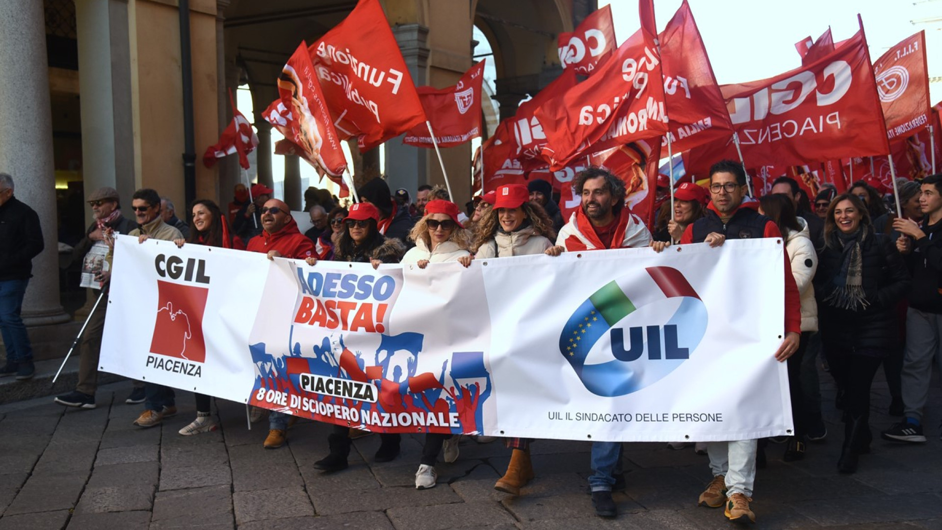 Cgil e Uil di nuovo in piazza venerdì: sciopero di otto ore per i lavoratori privati