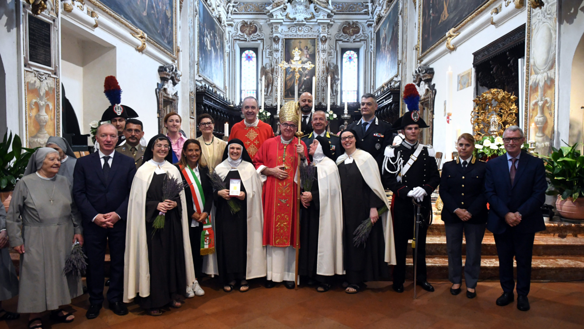 Antonino d'oro alle Carmelitane. "Clausura è apertura all'infinito"
