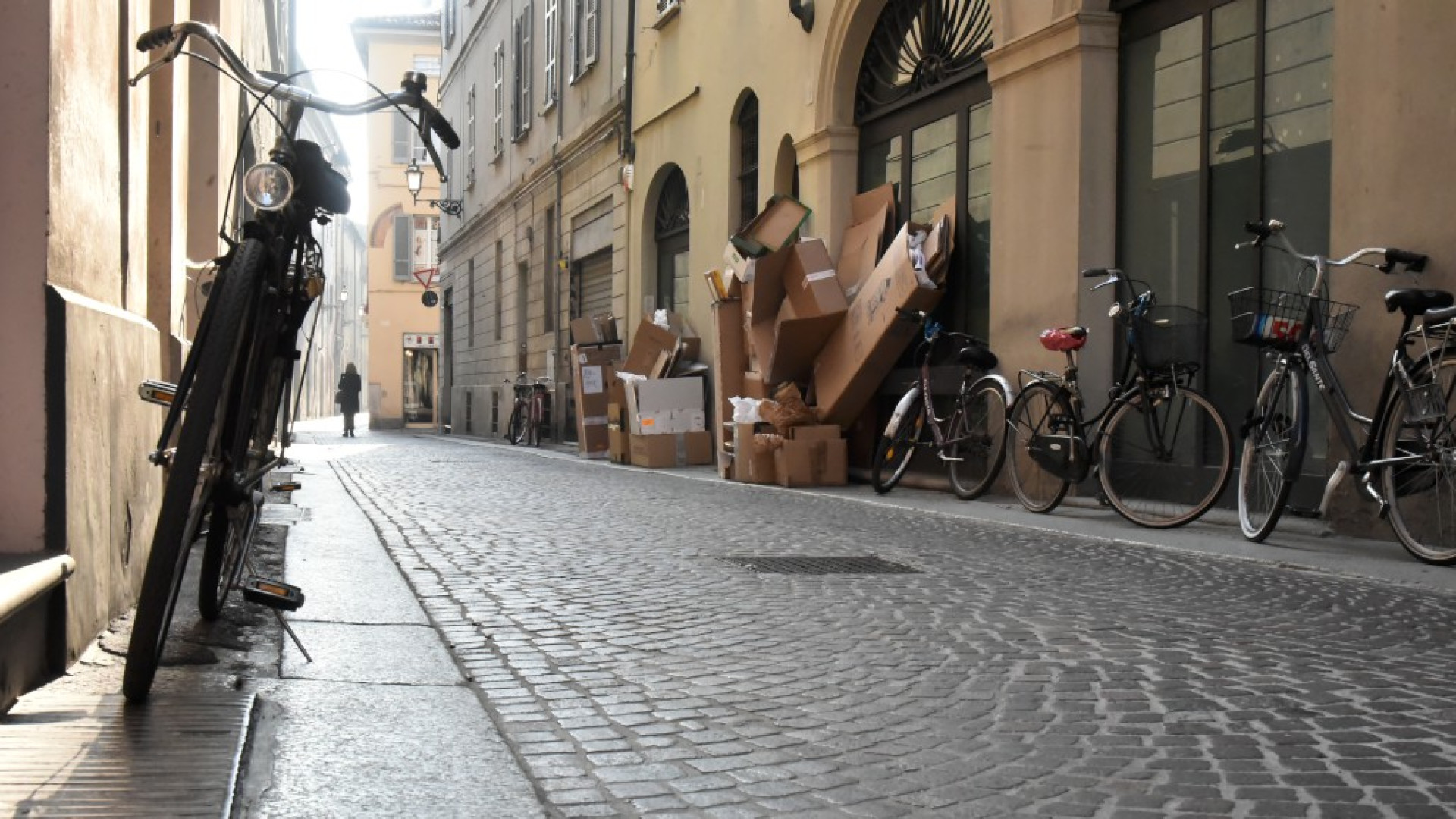 Pavimentazioni in porfido, terminati i lavori in via Illica e via Vigoleno