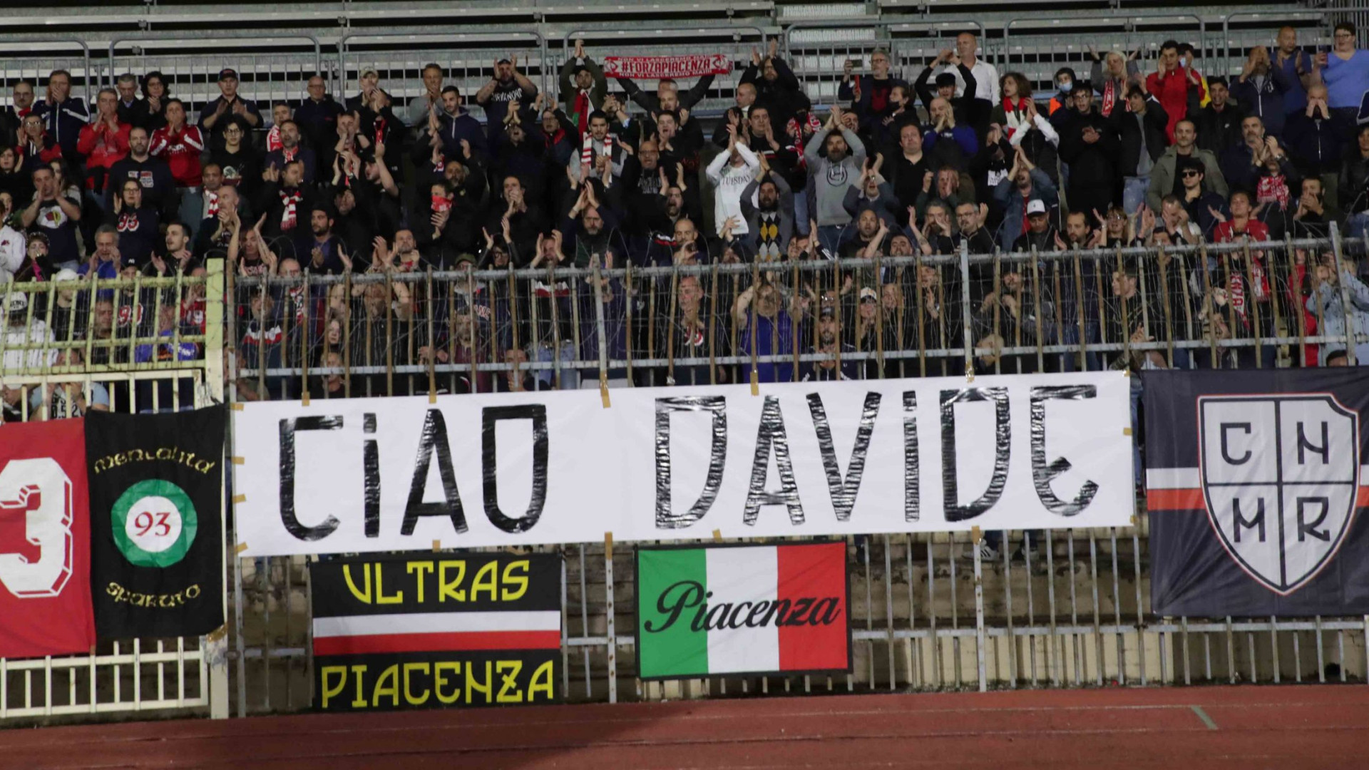 I tifosi tornano nella Nord per il saluto al loro leader, Davide Reboli. LE FOTO
