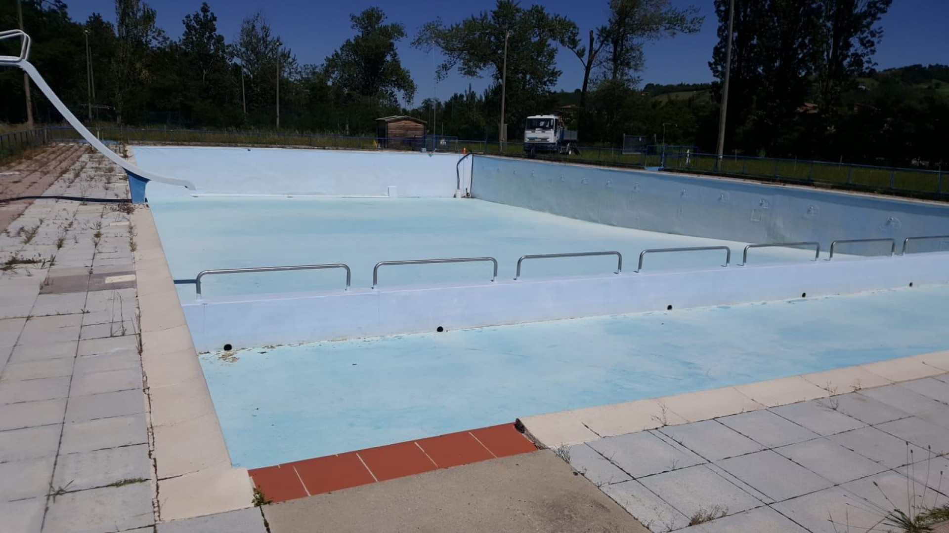 Lavori in corso alla piscina di Ponte dell'Olio: riaprirà entro la metà di giugno