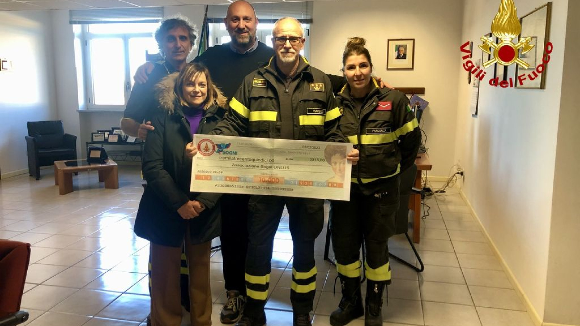 Festa dell'Epifania, raccolti dai Vigili del Fuoco 3mila  euro. Donati a "Sogni Onlus"