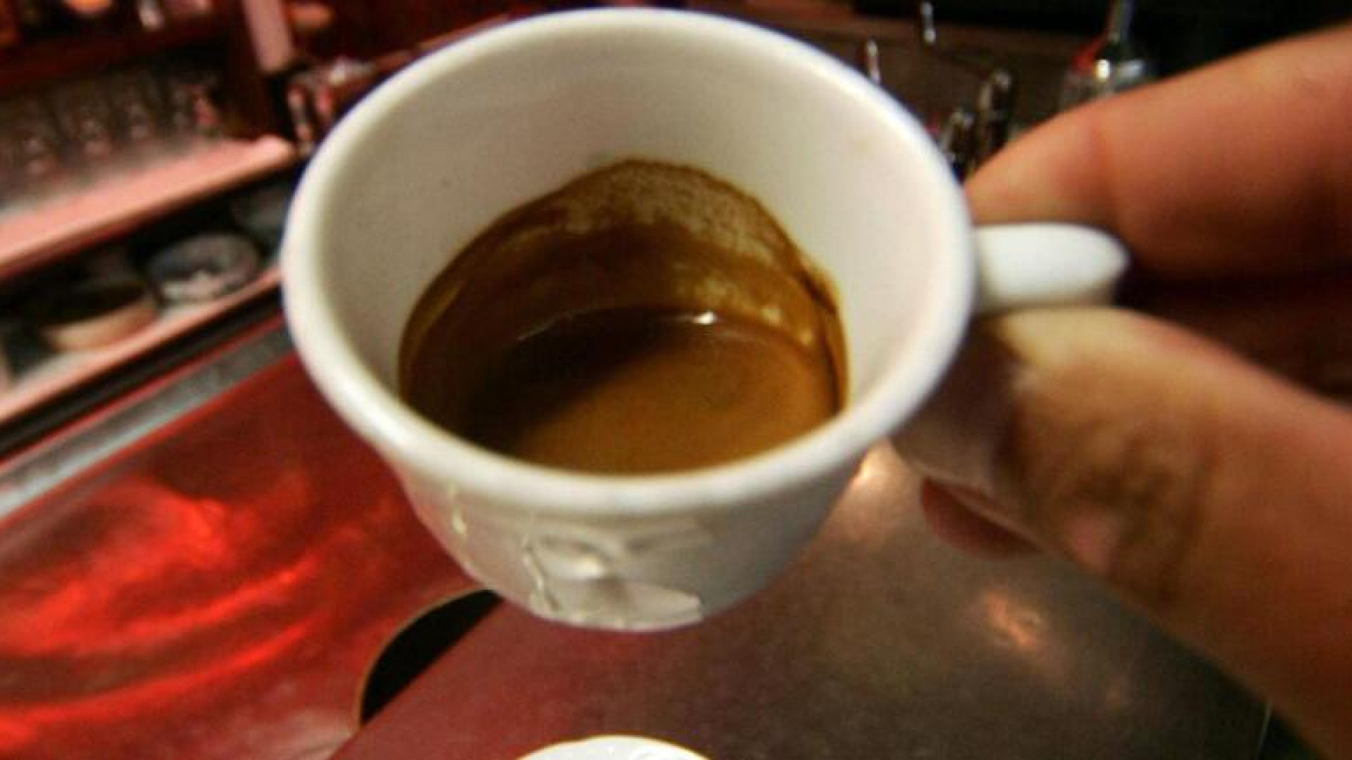 Castello, dieci centesimi in più per una tazzina di caffé. |I baristi: "Troppi costi"