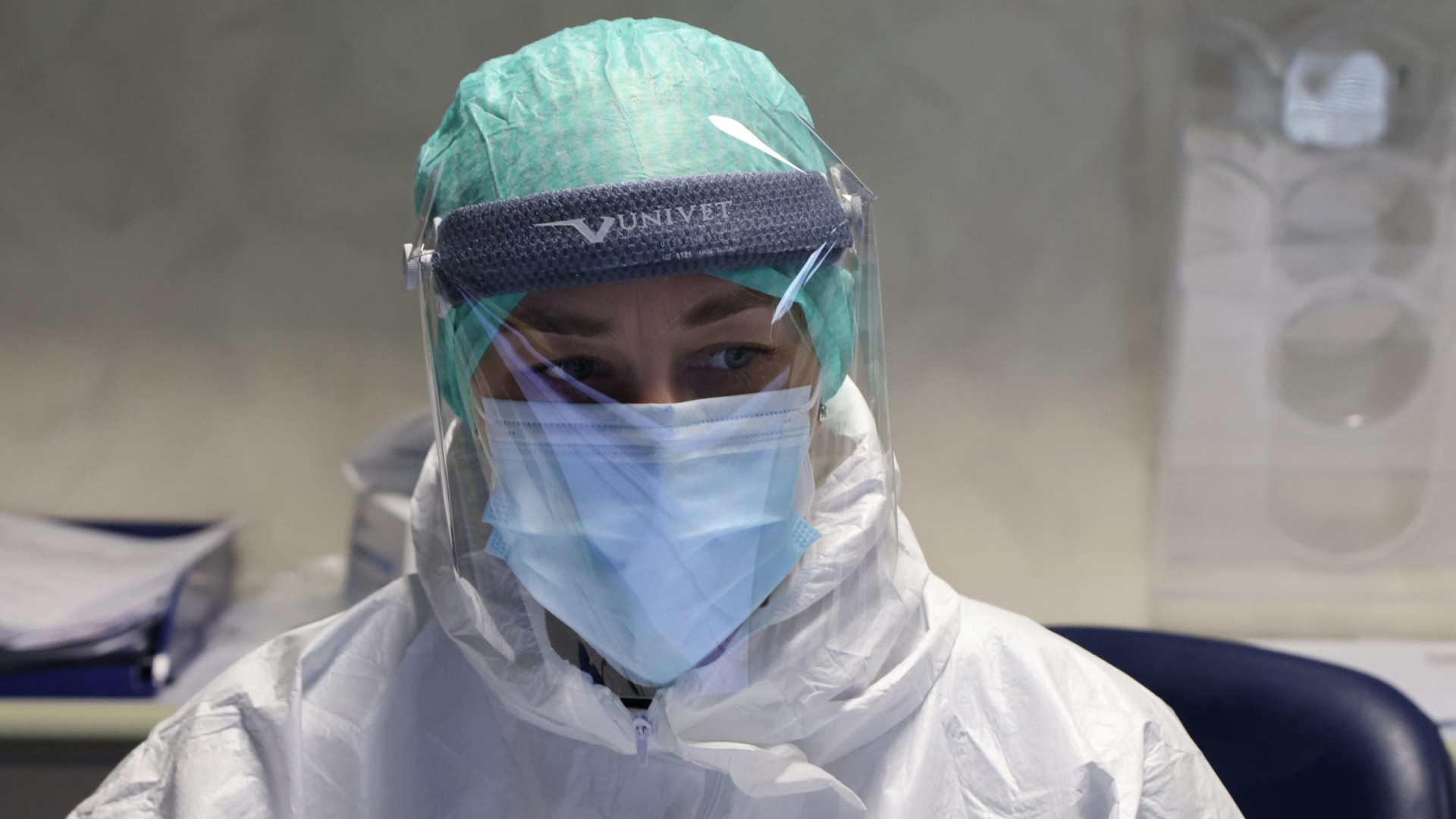 Covid, muore un uomo di 75 anni. Altri 215 casi di positività