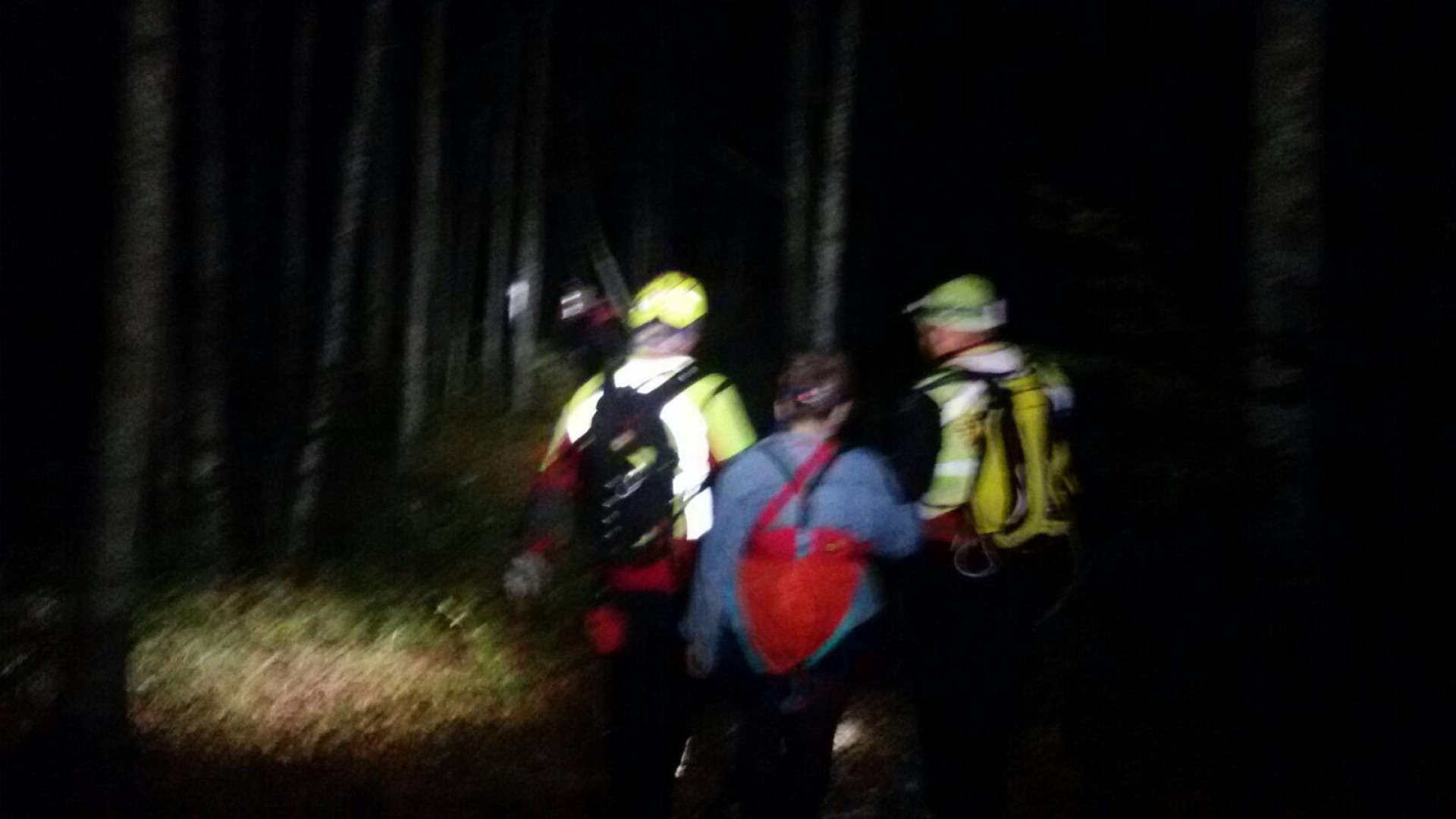 Nel buio si perde nei boschi, intervento del Soccorso Alpino