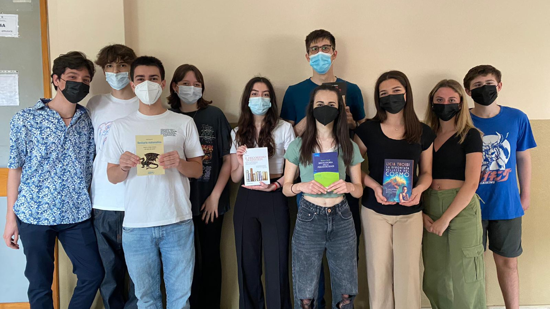 Scuola e letteratura scientifica, dieci studenti del Liceo Colombini premiati