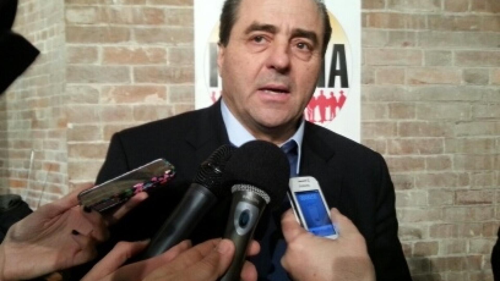 Di Pietro: "Berlusconi ridà l'Imu? Io voglio restituire ai cittadini la dignità"