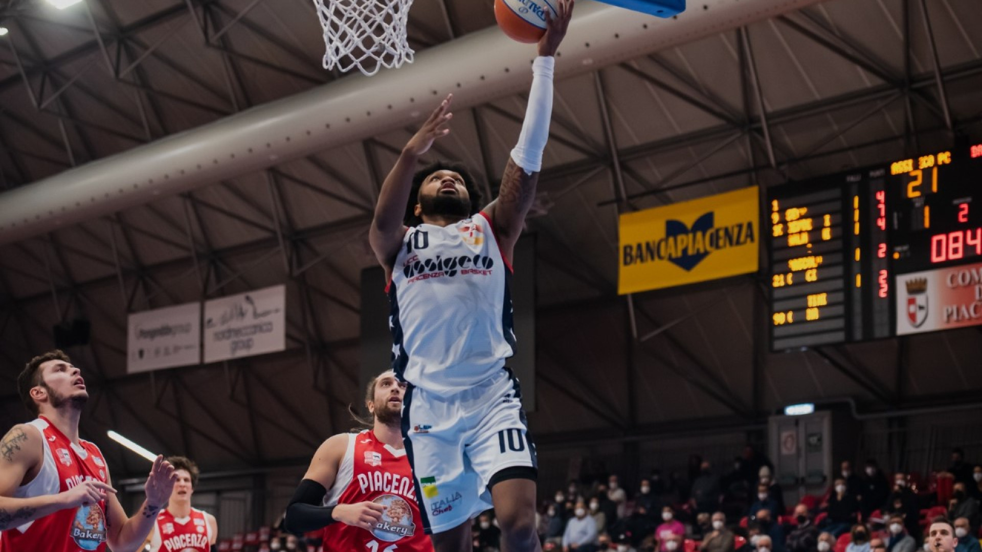 Bakery per la salvezza, Assigeco per i play off: è il giorno del derby di basket