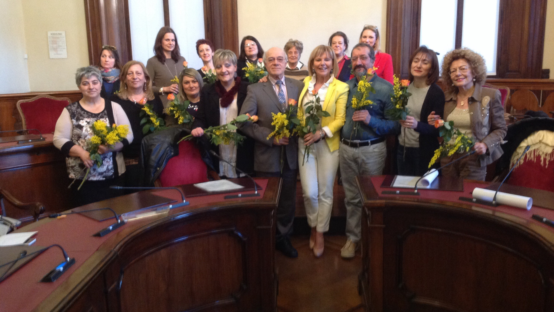 Commissione delle elette, giornata speciale con rose e mimose