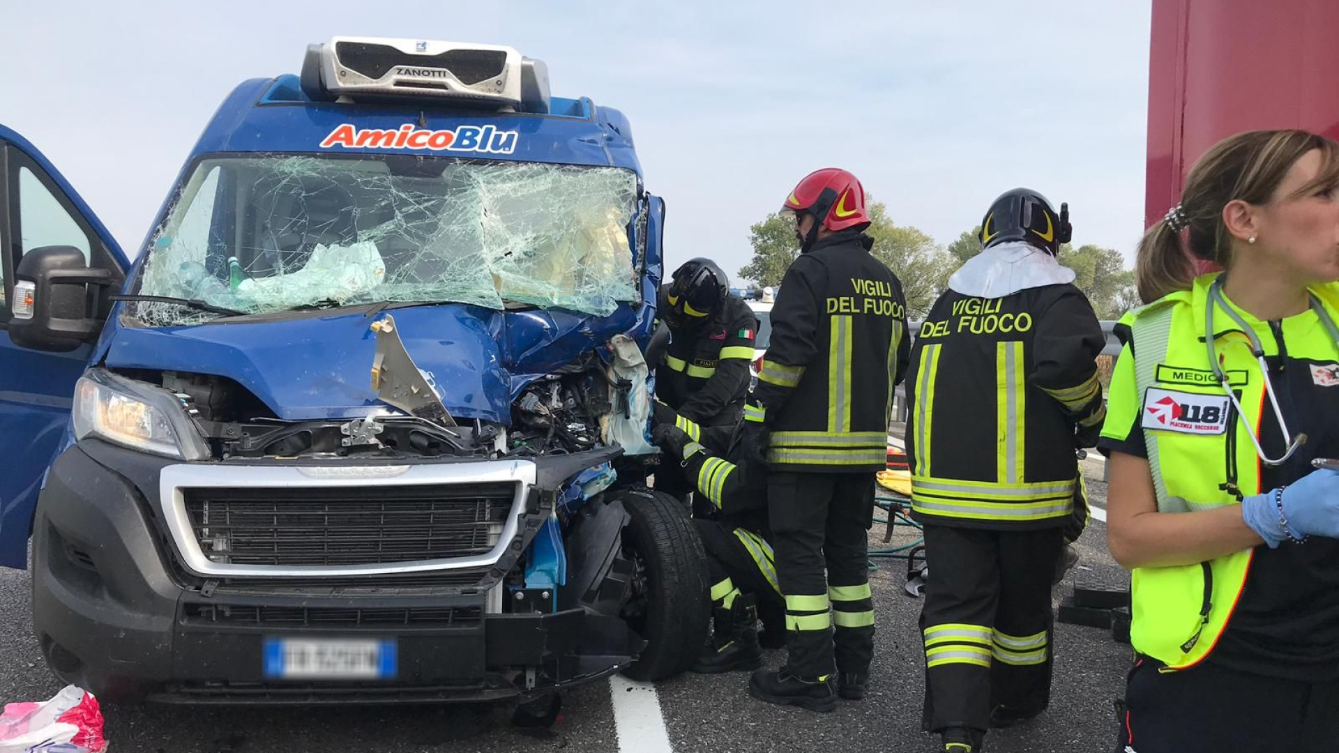 Scontro tra due furgoni in A21: feriti seriamente i guidatori. Tornato regolare il traffico verso Torino