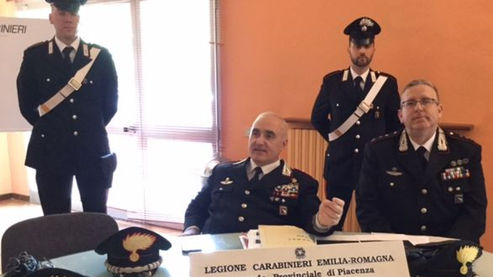 Sette persone arrestate, c'è anche un latitante ricercato internazionale