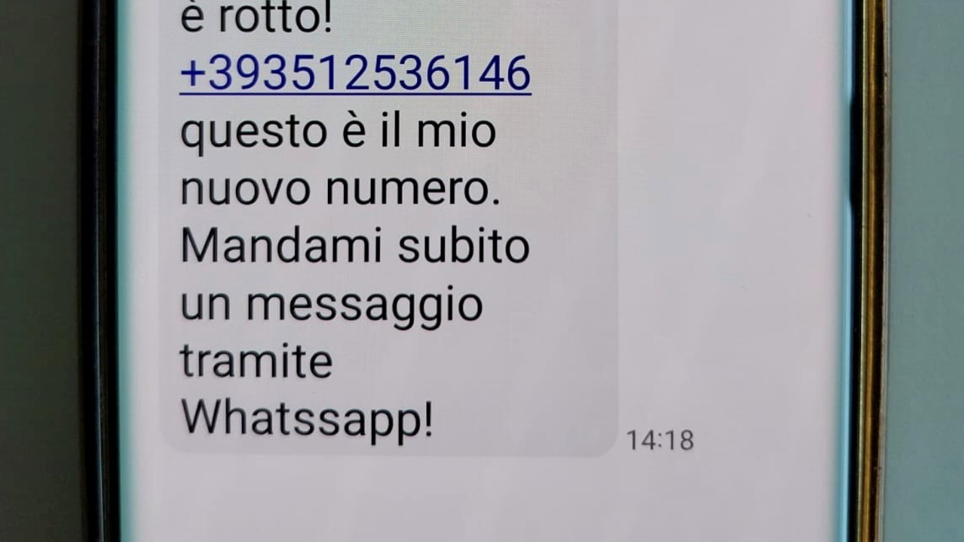 Truffa del cellulare rotto: anziana non ci casca e chiama i carabinieri