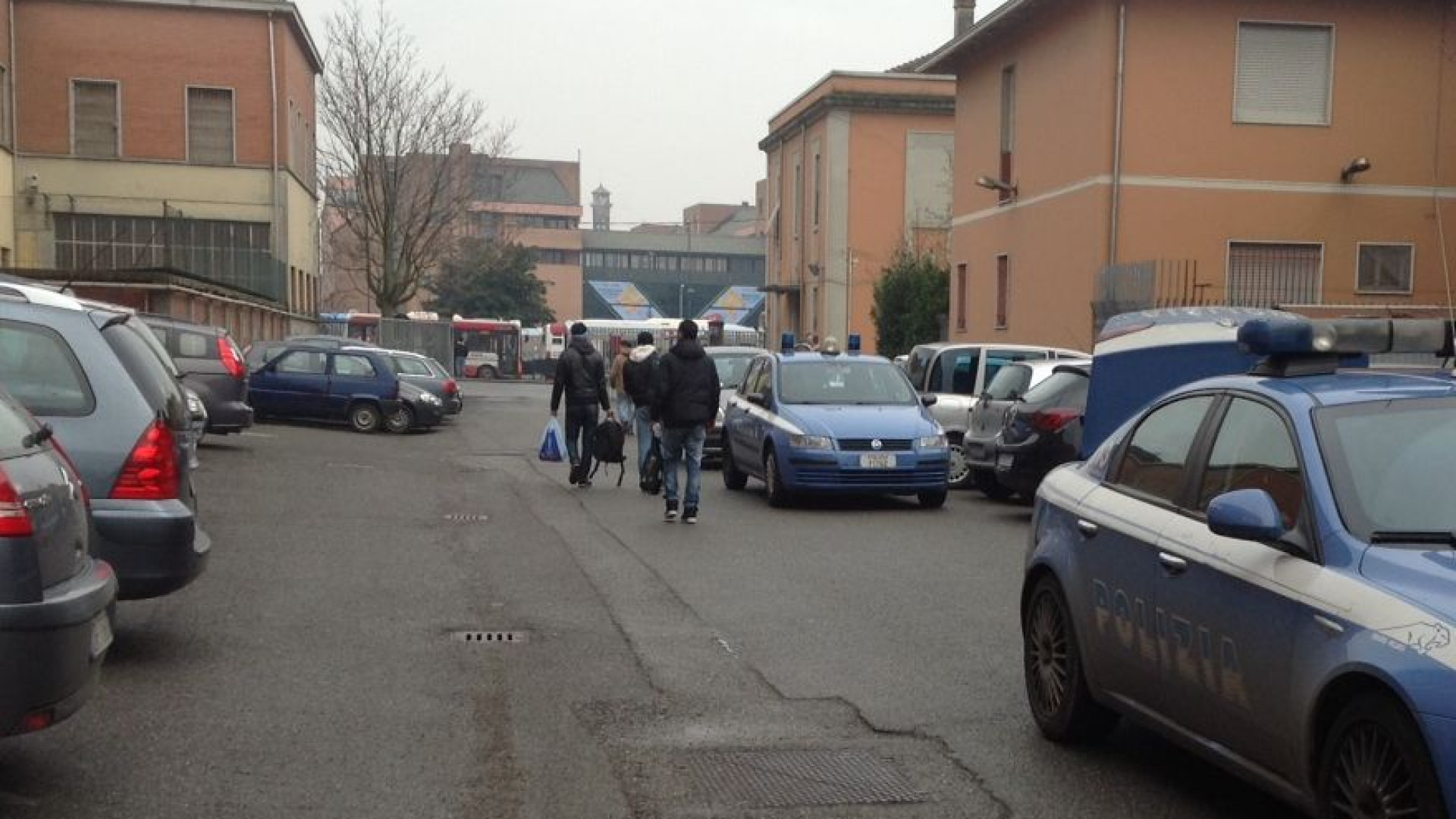 Ferrhotel: abusivi sgomberati dalla Polfer. "Dove andiamo?"
