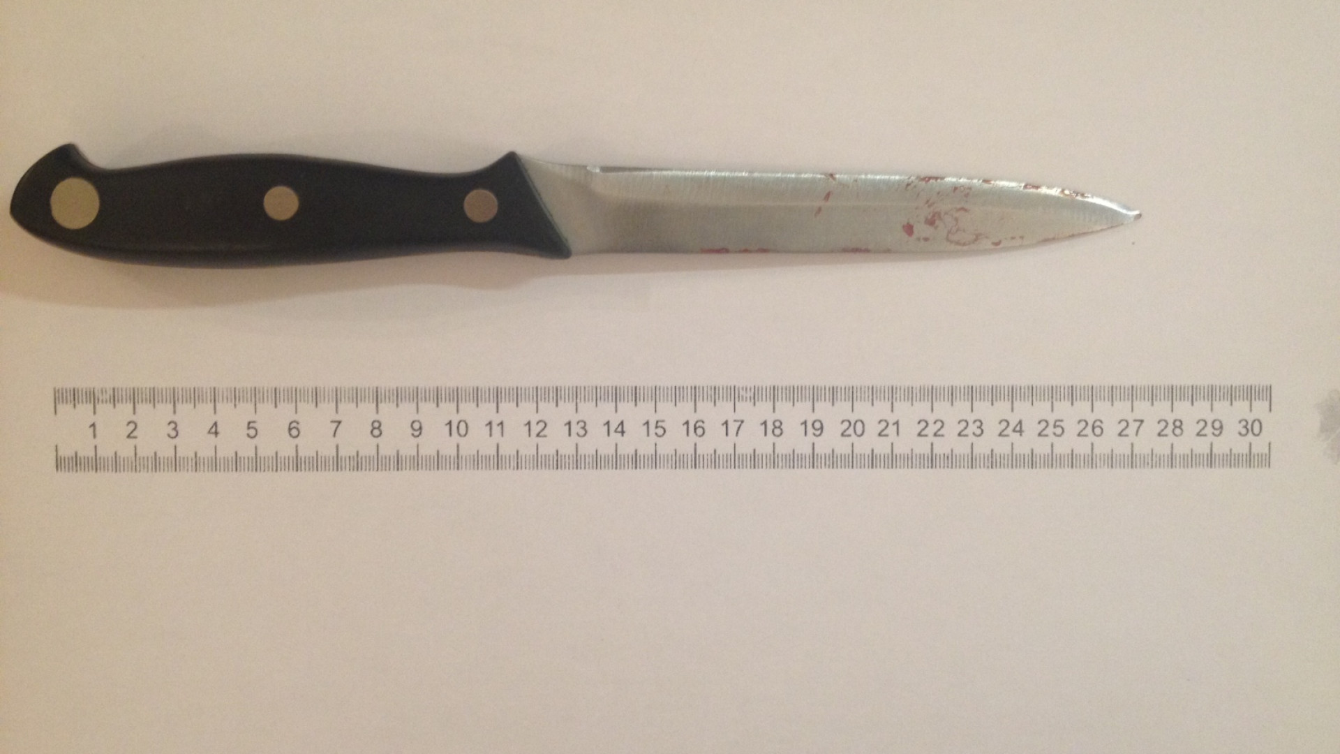 Coltellata alla gola del rivale albanese: arrestato un italiano di 50 anni