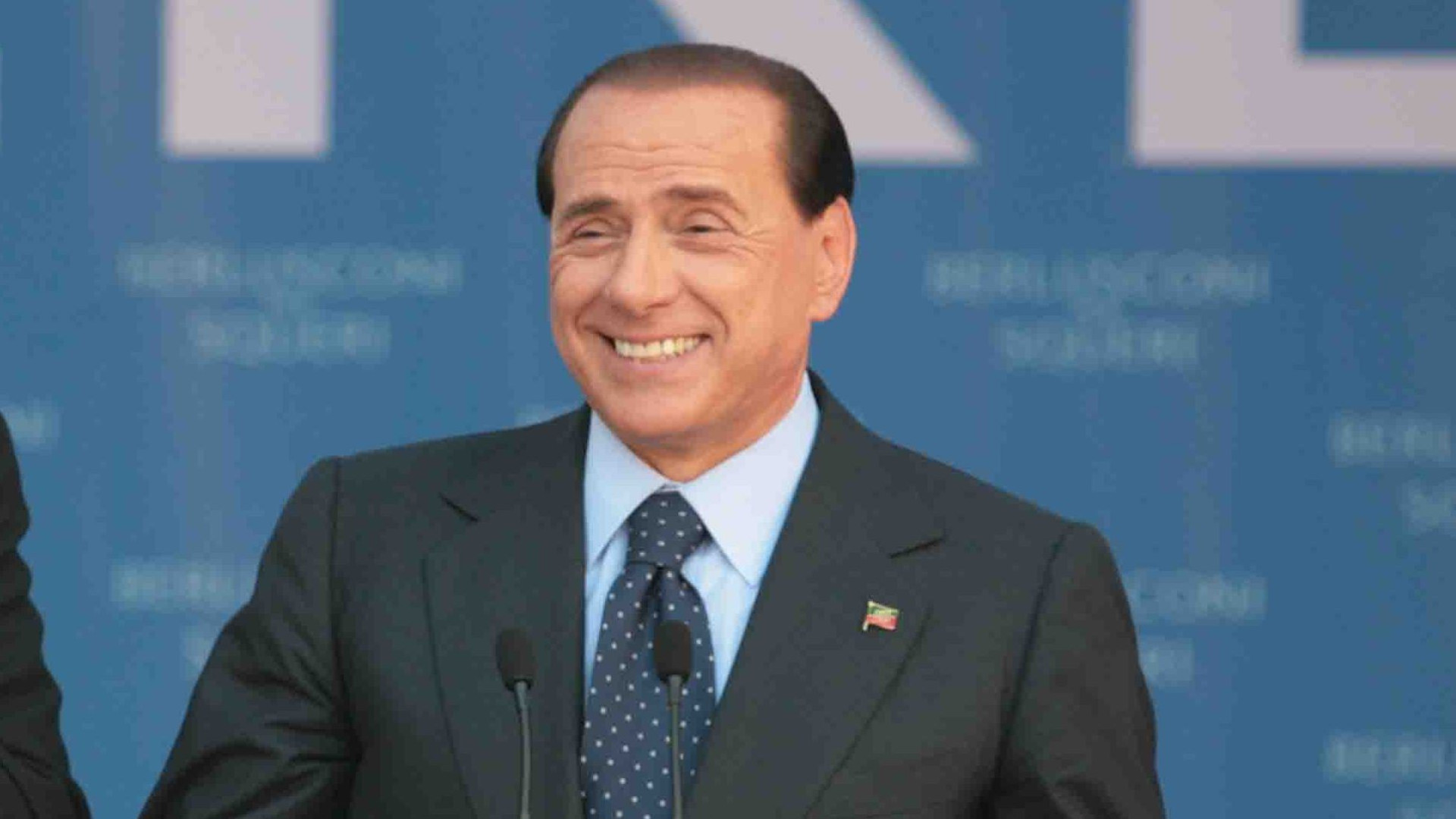 Morto l'ex premier Silvio Berlusconi. Impegno politico anche a Piacenza