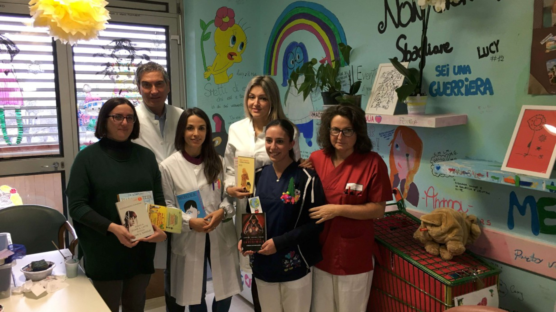 Riuso e solidarietà, donazione di libri al reparto di Pediatria
