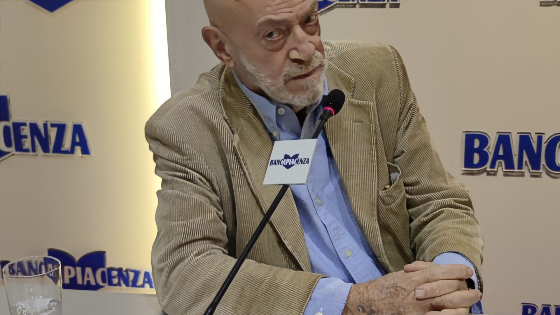Guerre e cronaca: Toni Capuozzo: "Racconto i fatti senza ideologia"