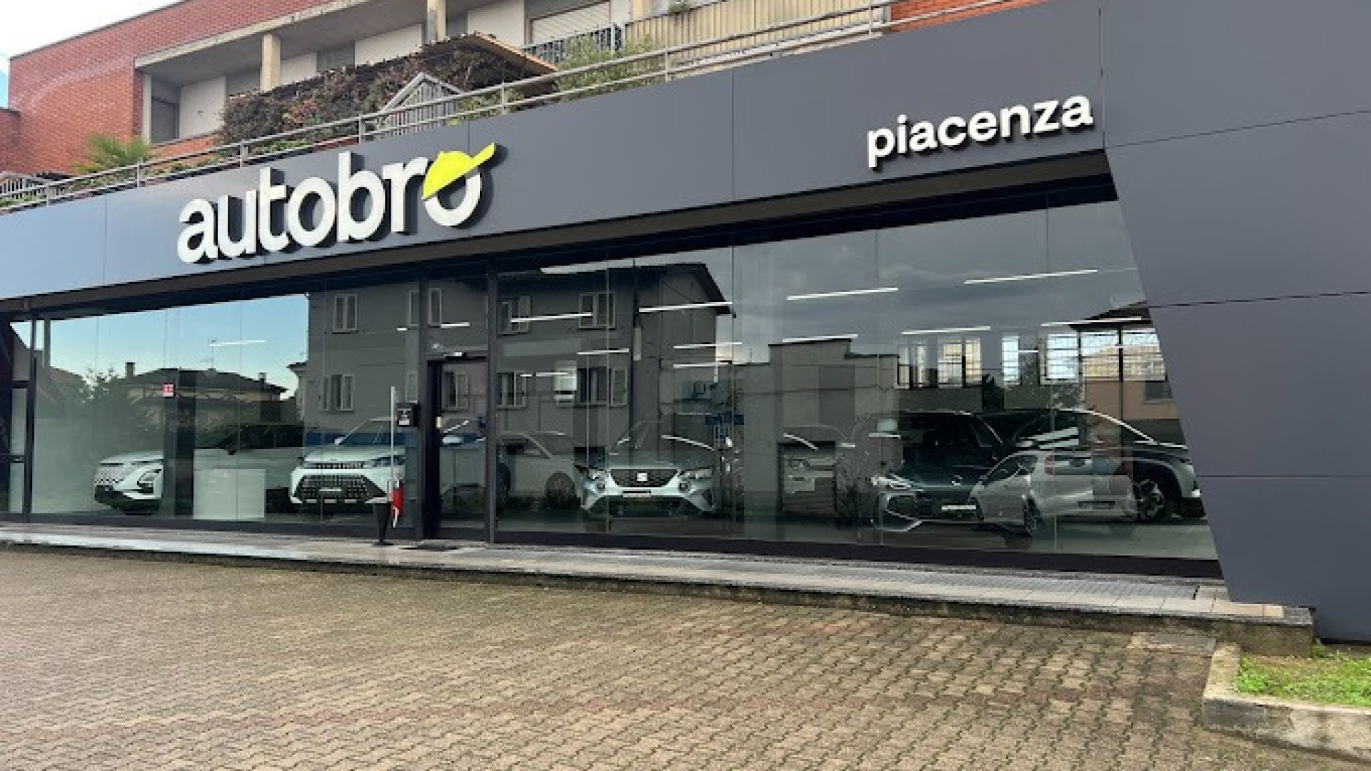 Autobro a Castel San Giovanni: nuovo punto di riferimento per auto usate e a km0