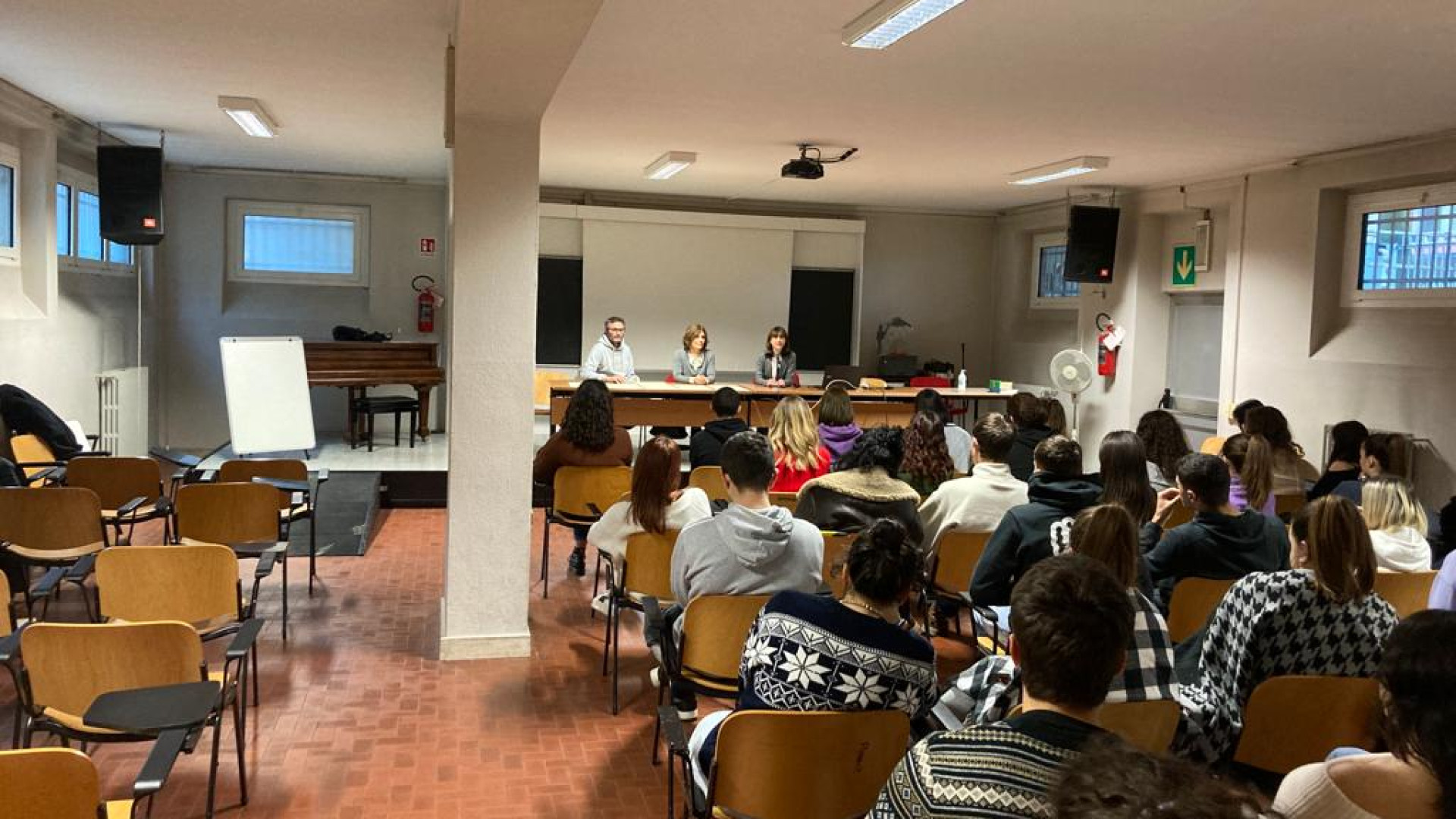 “Libri cari, con il riuso risparmiamo”: premiati gli alunni solidali del Colombini