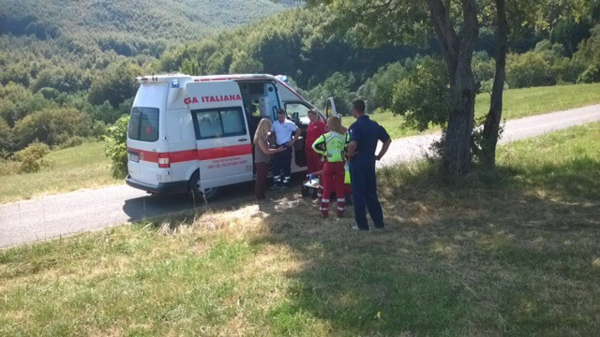 Selva di Ferriere: auto nella scarpata, serve il soccorso alpino. Foto
