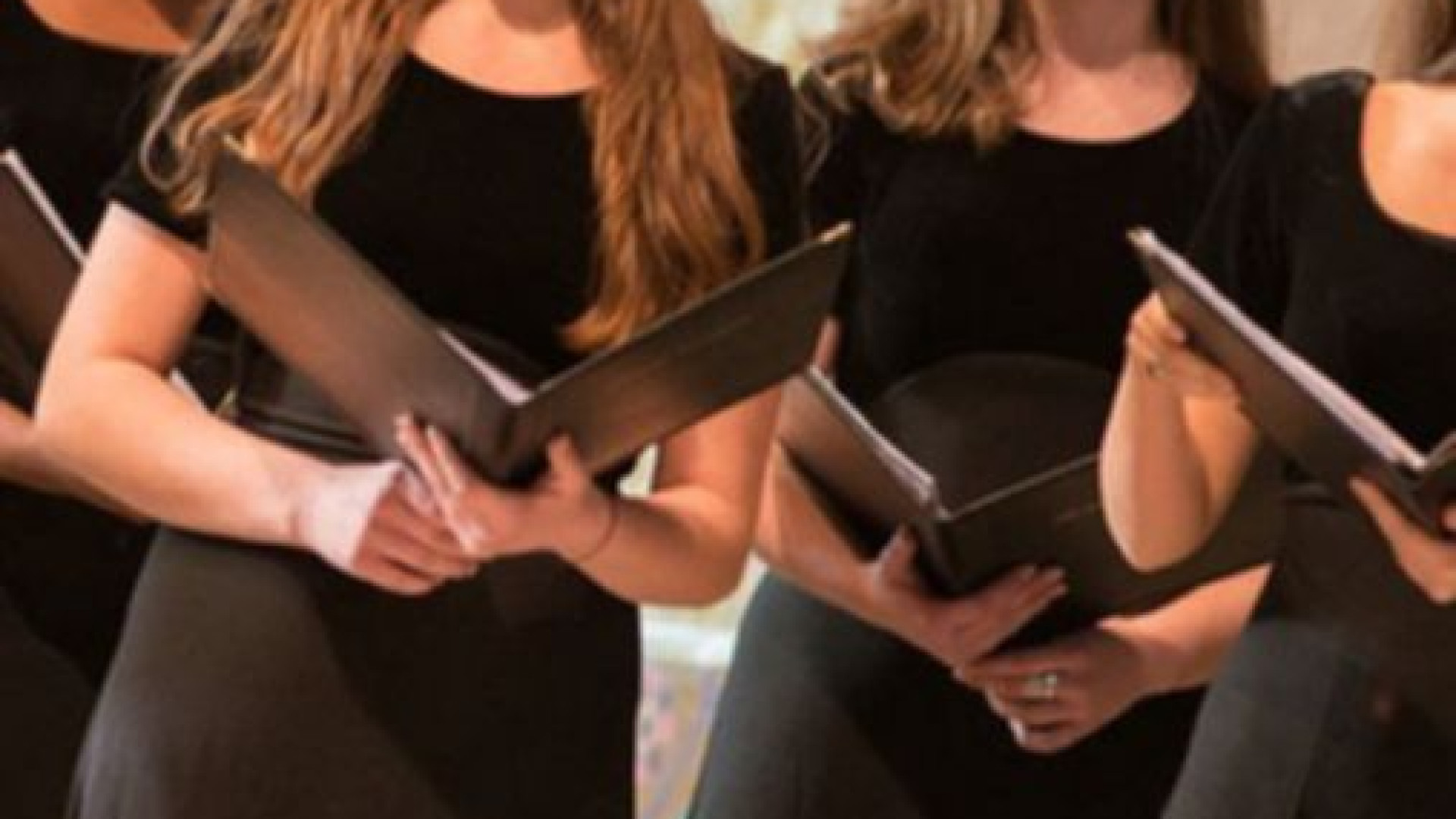 Cantante positiva al Covid: il coro del Municipale sfrattato da Rimini