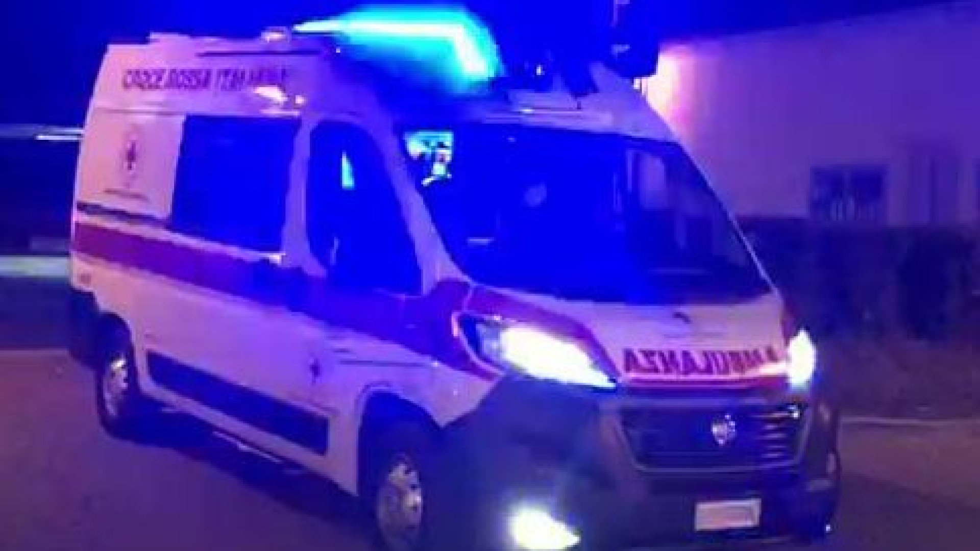 Incidente nella notte a Nibbiano, motociclista trasportato all'ospedale