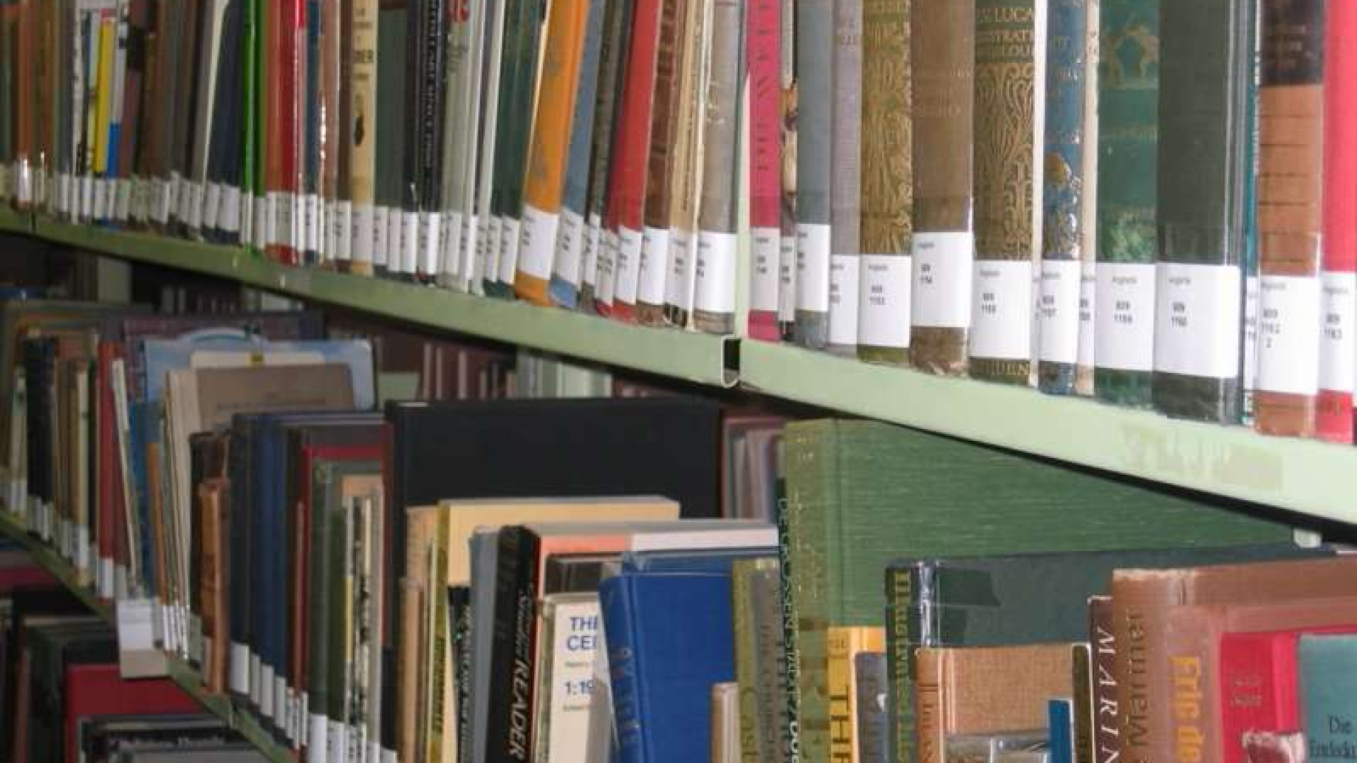Riaprono due biblioteche per prenotazione libri. Obbligo mascherina