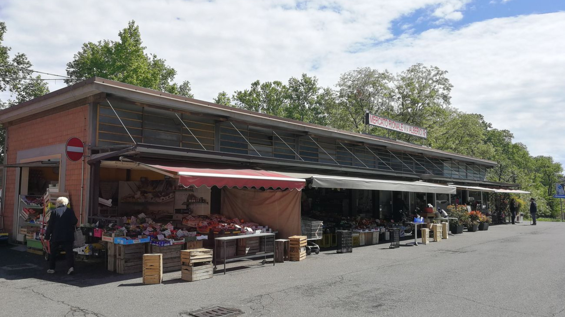 Mercato rionale, cercasi commercianti per otto spazi liberi. Richieste entro il 25