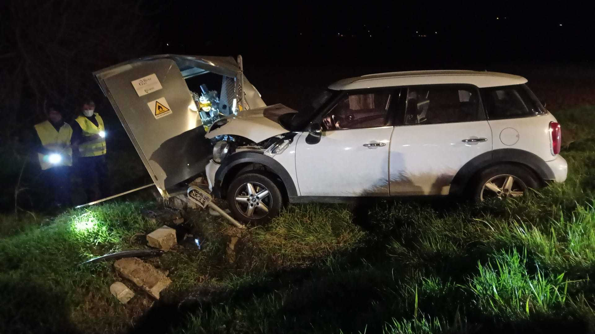 Parte di Castelnuovo senza gas dopo lo schianto di un'auto contro la centralina