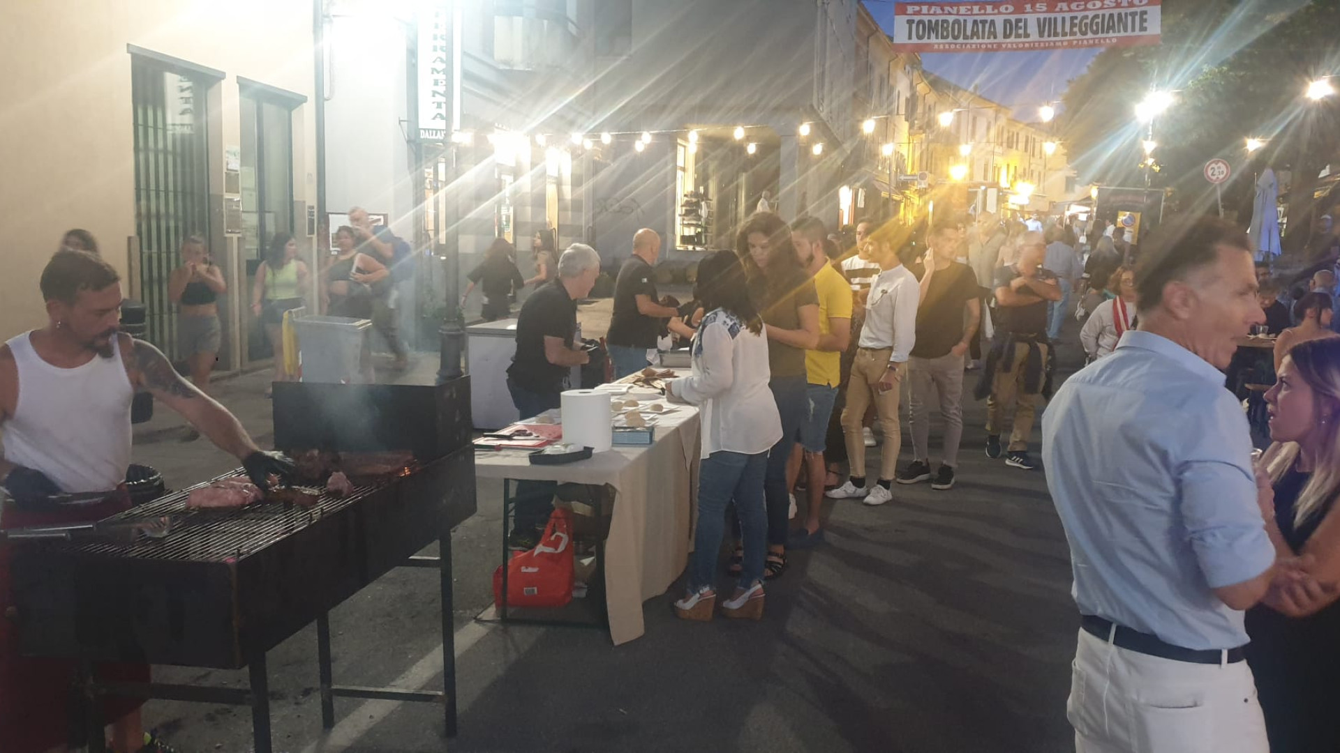 Via del gusto, Pianello sold out. Domenica cena benefica in piazza Umberto I