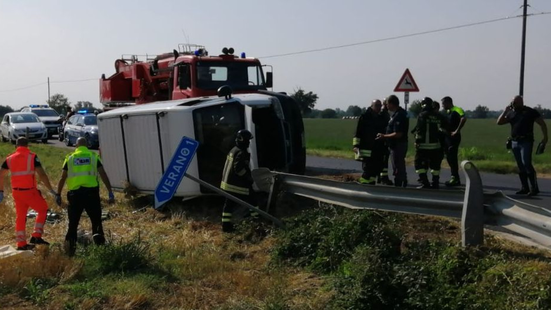 Incidente mortale a Verano di Podenzano: furgone esce di strada e schiaccia il conducente