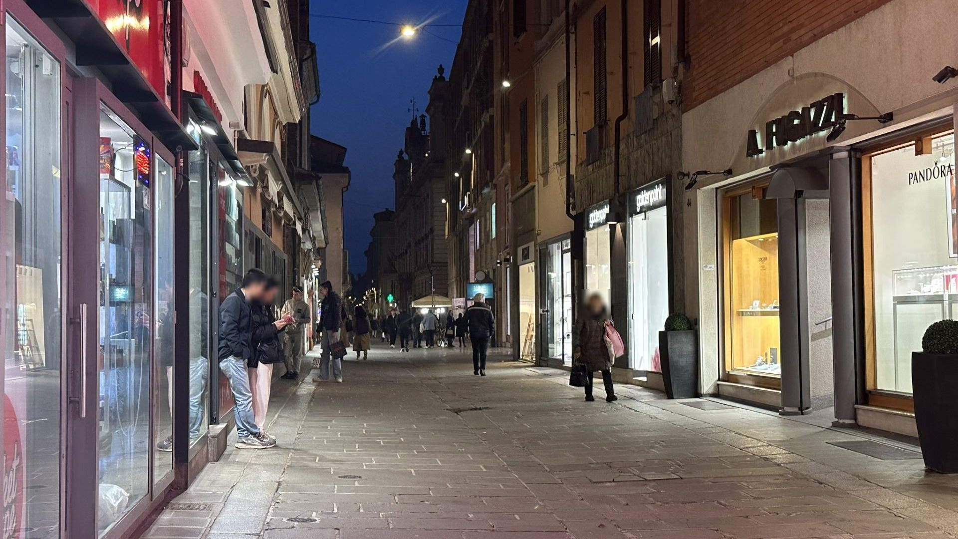 Aggressione in via Venti, identificate le giovanissime. Genitori verso le scuse