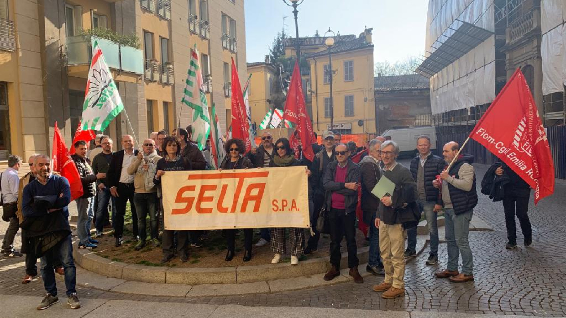 Mariuccia da 40 anni alla Selta: "Non la riconosco più". Presidio lavoratori in Prefettura, Falco scrive al Governo