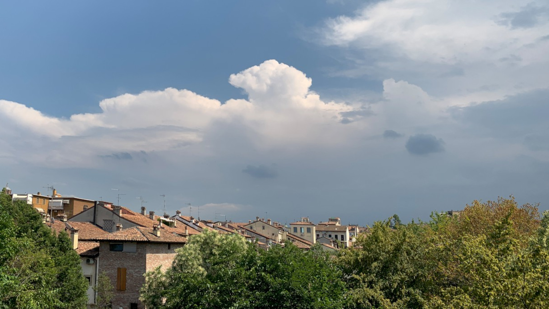 Temporali in arrivo domani, allerta meteo gialla della Protezione civile