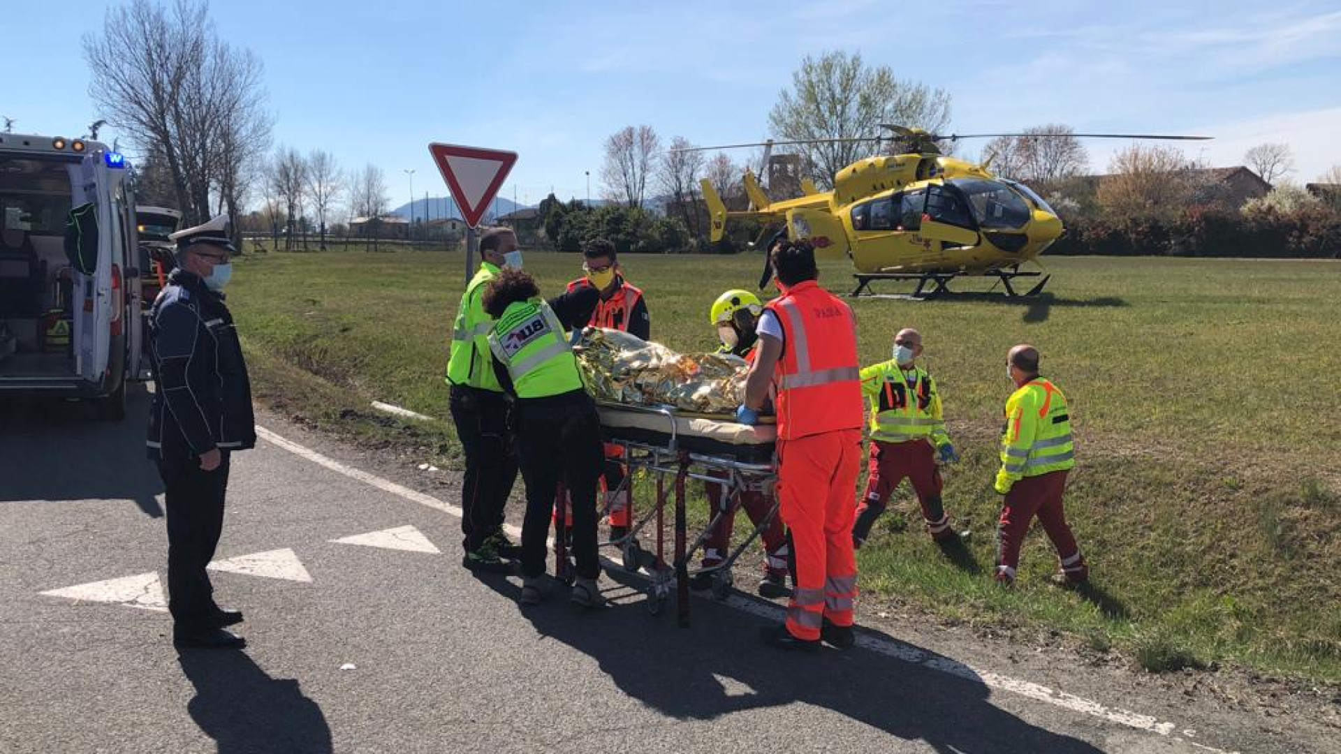 Niviano, 58enne cade in bici. Trasportato all'ospedale di Parma in elisoccorso