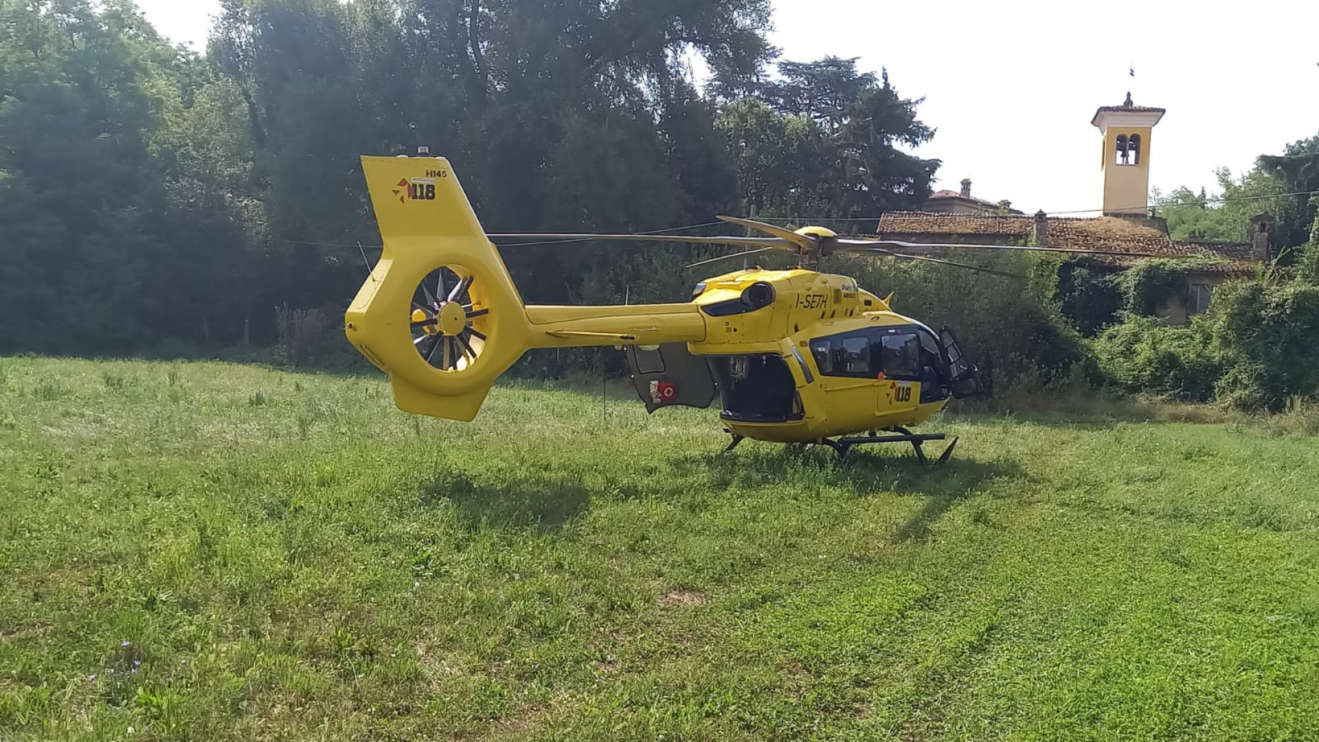 Ponte dell'Olio, bambino cade in cortile e si ferisce: a Parma con l'elisoccorso