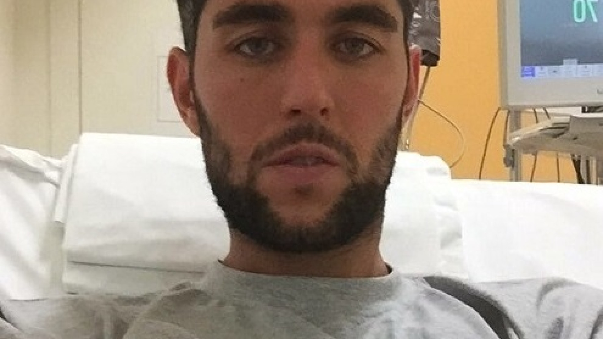 Svenuto dopo uno scontro di gioco, De Lazzari migliora e rassicura: "Sto bene"