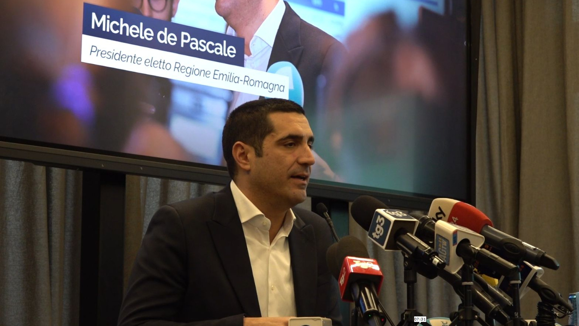 Michele De Pascale, prima conferenza da presidente: "Serve un cambio di passo"